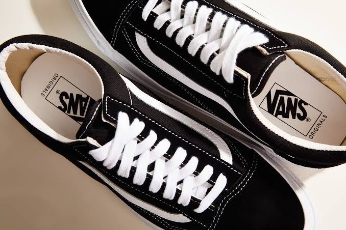 Black White Sneakers Old School Sneaker Shoes  (721277)