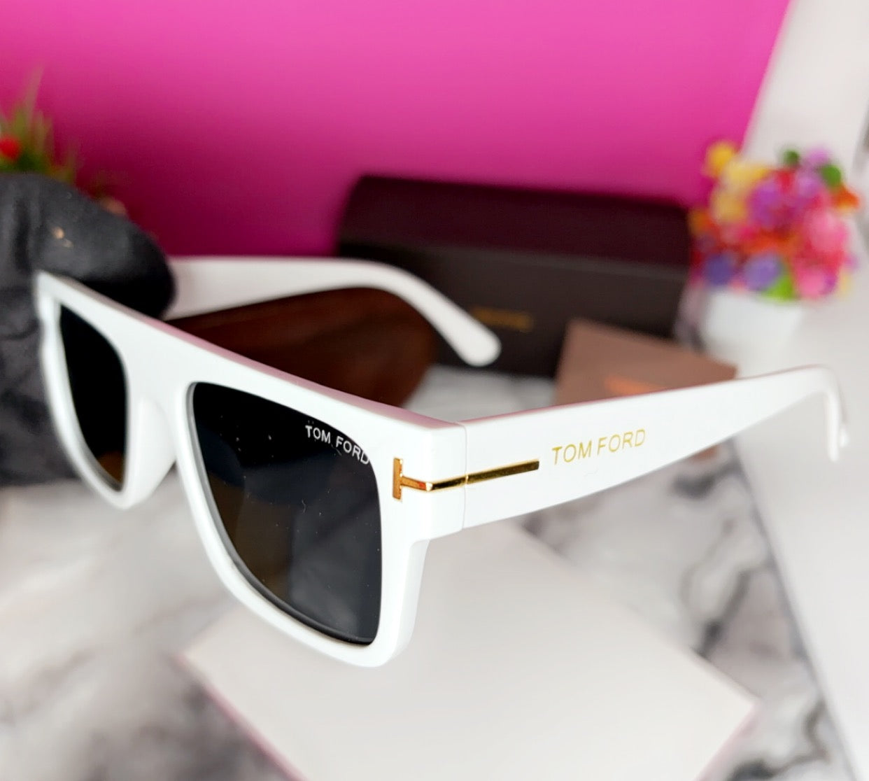 Mot White Frame Black Shade Unisex Sunglasses Zp06 51 22 137