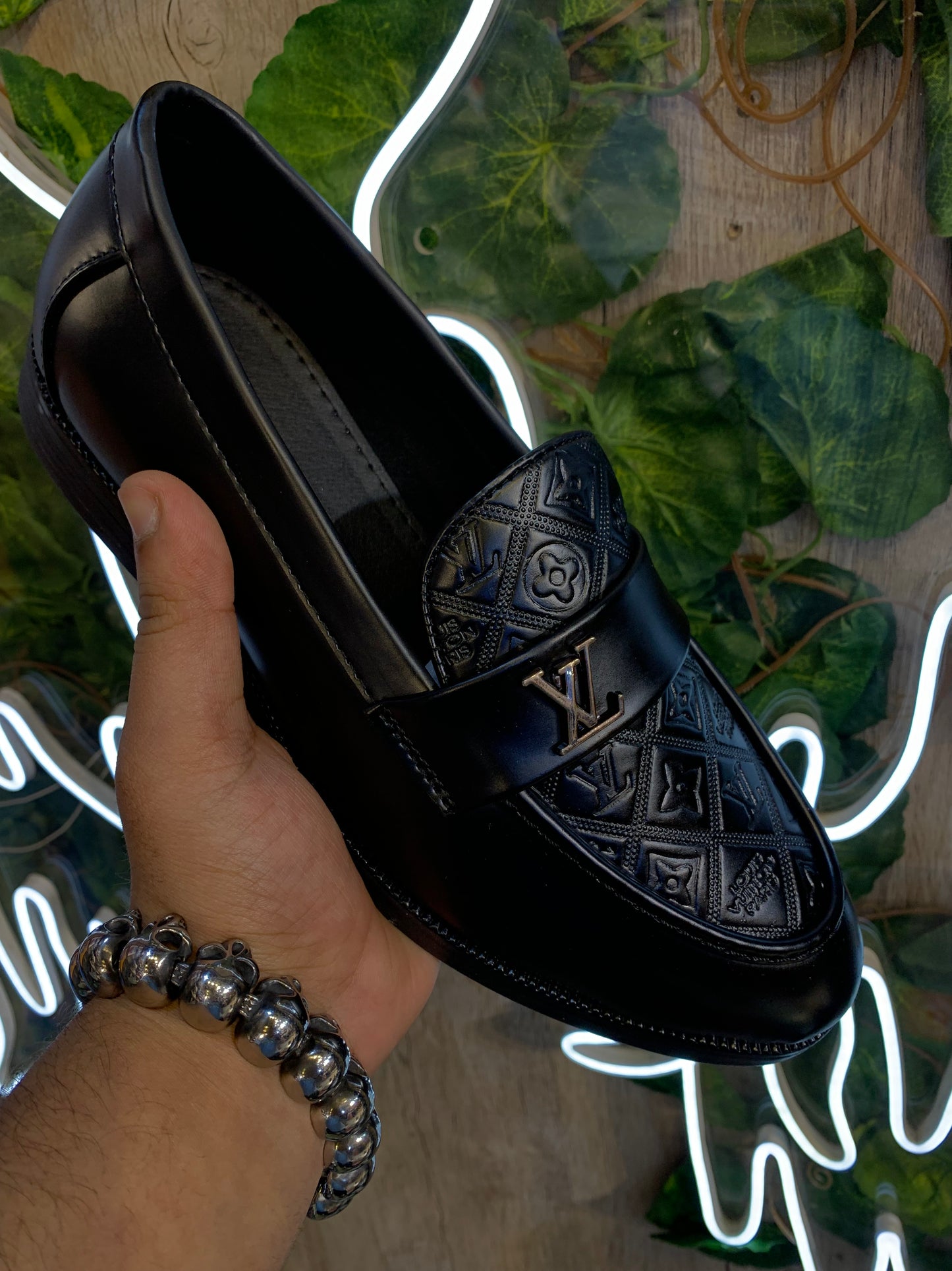 LOU UOL Black Colour Flower Pattern Loafer Shoes 987056