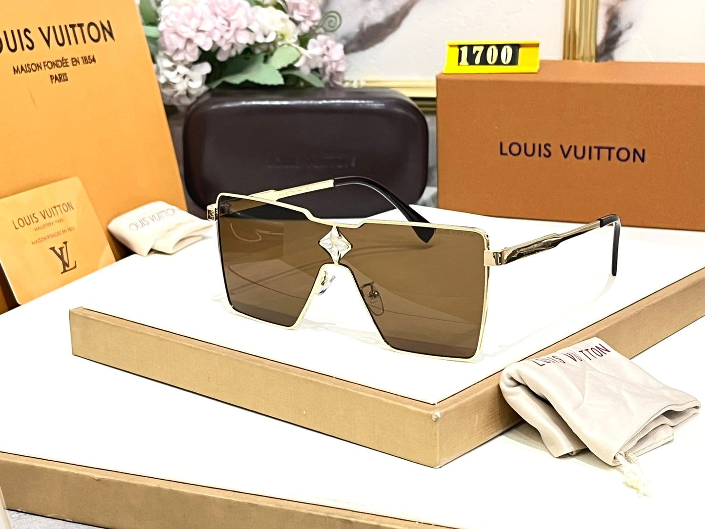 Uol Gold Frame Brown Shade Unisex Sunglasses 2a621 56 15-139