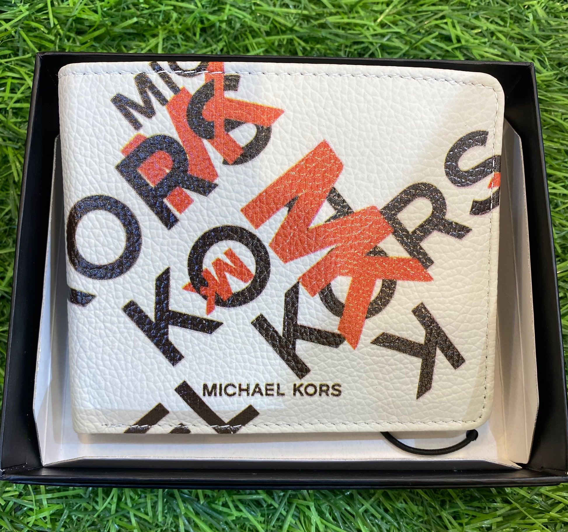 Shop the Latest Michael Kors Purses & Wallets in the Philippines