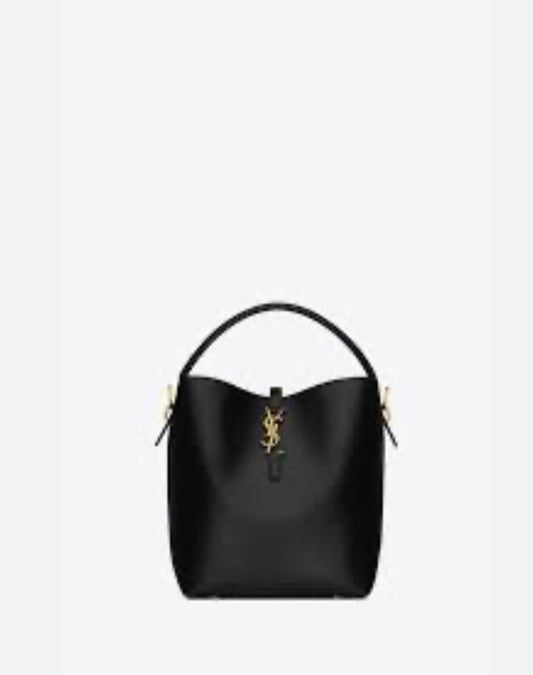 Evy Black Colour Premium Quality Ladies Hang Bag 16808