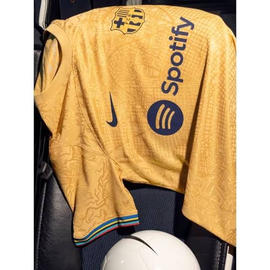 Kin Gold Colour Fcb Logo Branded Lycra Cotton Football Jersey Set 110426