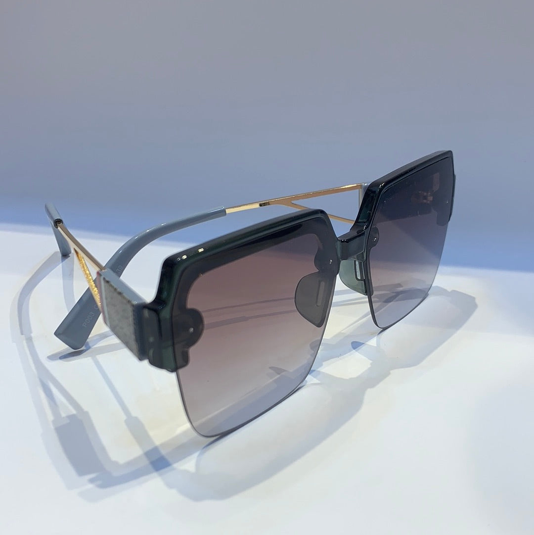 Cug Grey Gold Frame Black Shade Sunglass P003 C4 52 18-139