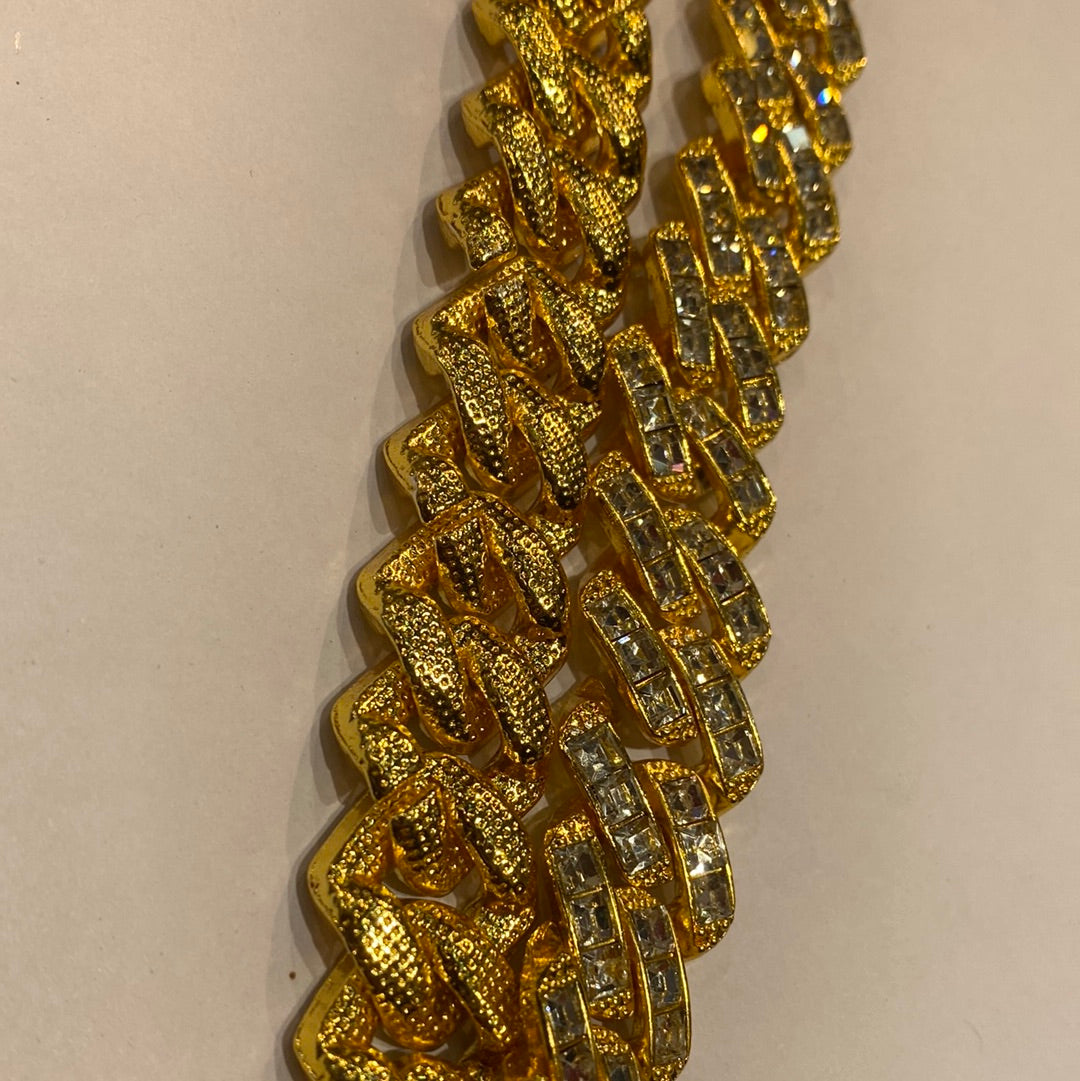 Gold Chain With Diamond Studded Cuban Chain 75098