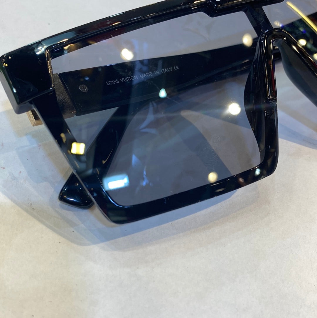 Black Printed Branded Wayfarer Luxury Sunglasses 81002 60 18-142