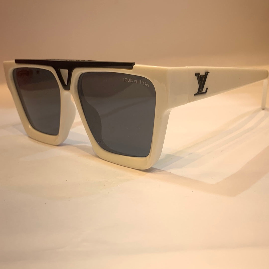 UOL VL  Glossy White Frame Black Shade Unisex Sunglass Z1502 61 13-145
